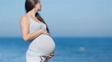 1 aylık hamileyken denize girilir mi